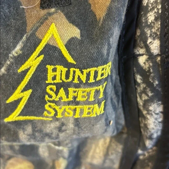 Hunter Safety System tree stand harness - Picture 3 of 11